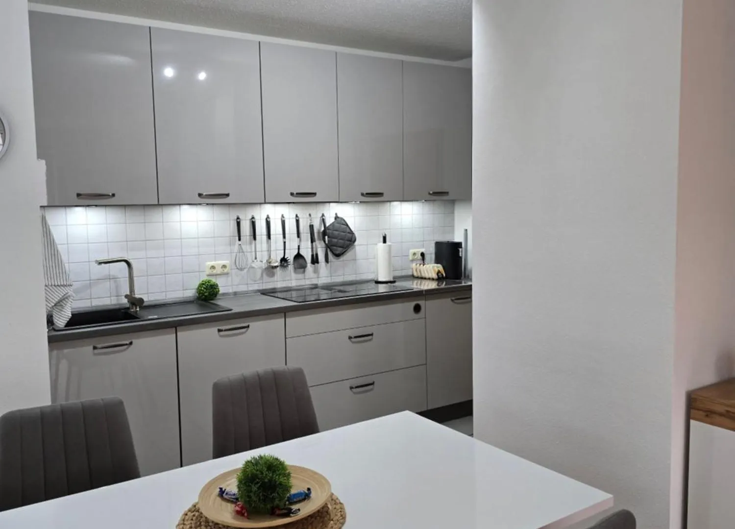 Ruhiges Apartment Naehe Bahnhof Hilti Kaufering Niemcy